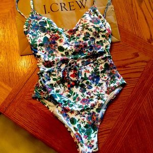 J. Crew, size 2, English Garden V-neck 1 pc.